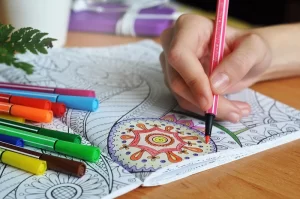 Comment colorier des mandalas : conseils inspirants et 5 exemples de mandalas colorés